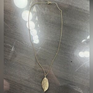 Elegant Gold Leaf Pendant Necklace